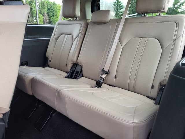 Used 2022 Ford Expedition Max Limited image 18