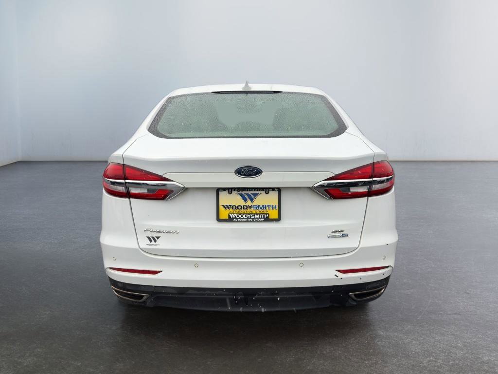 Used 2019 Ford Fusion SE image 4