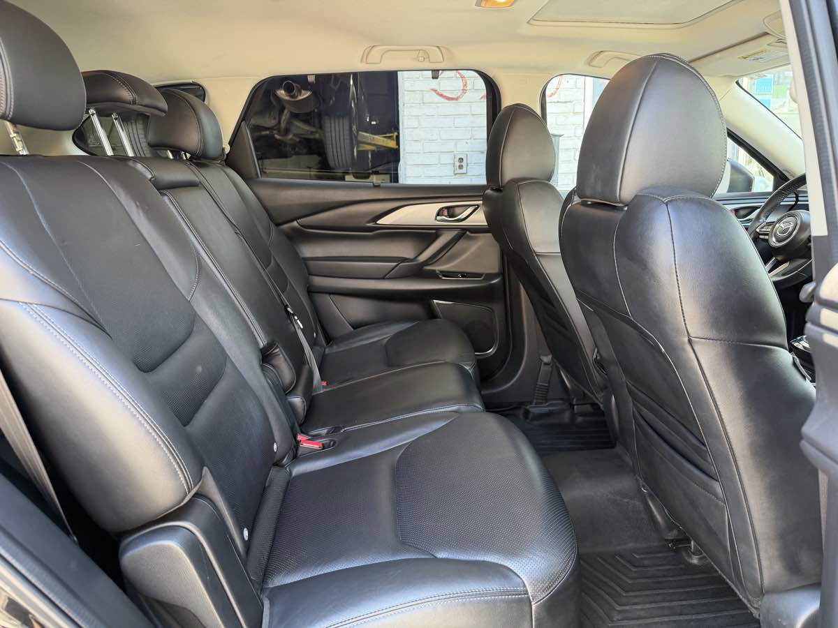 Used 2018 MAZDA CX-9 Touring w/ Touring Premium Package AWD/4WD image 12