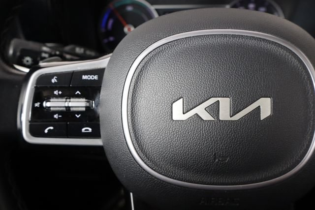 Used 2022 Kia Sorento EX w/ Panoramic Sunroof Package FWD image 8
