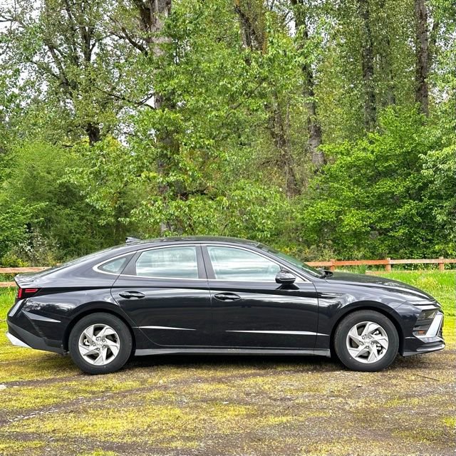 Certified 2025 Hyundai Sonata SE FWD image 2