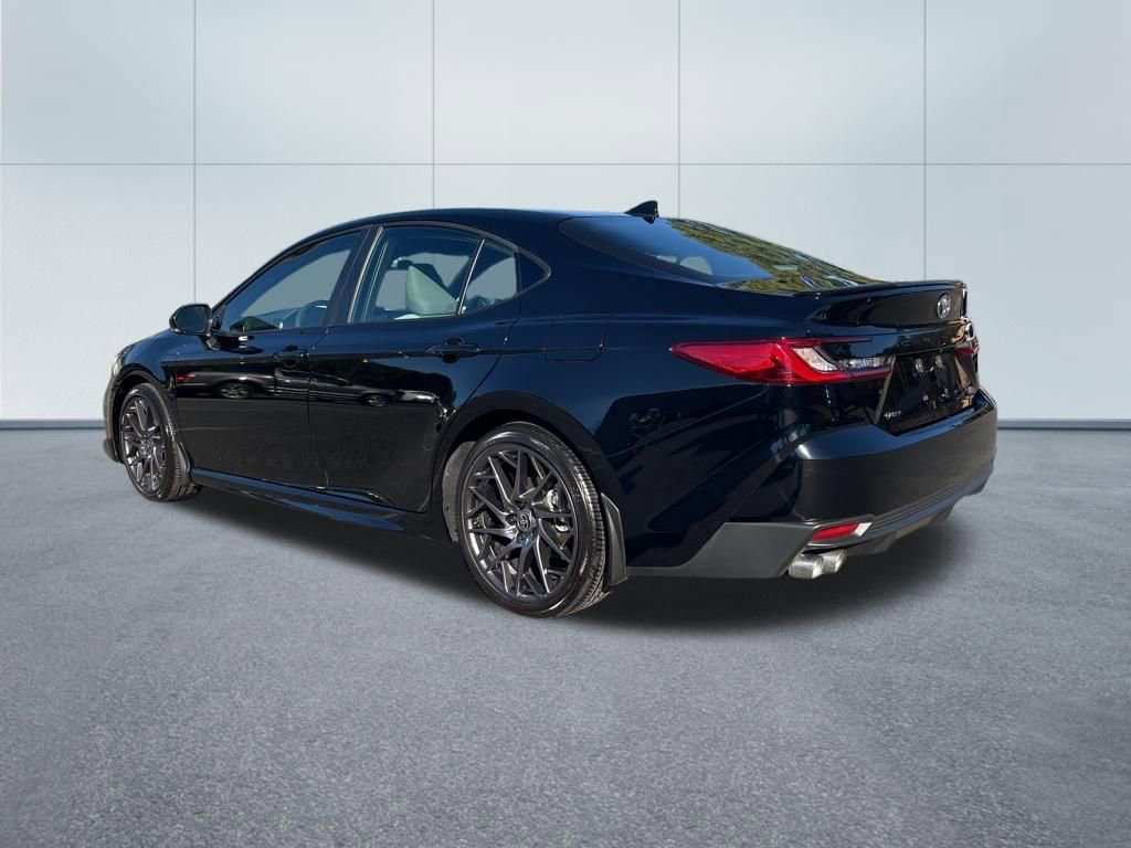 Used 2025 Toyota Camry SE image 7
