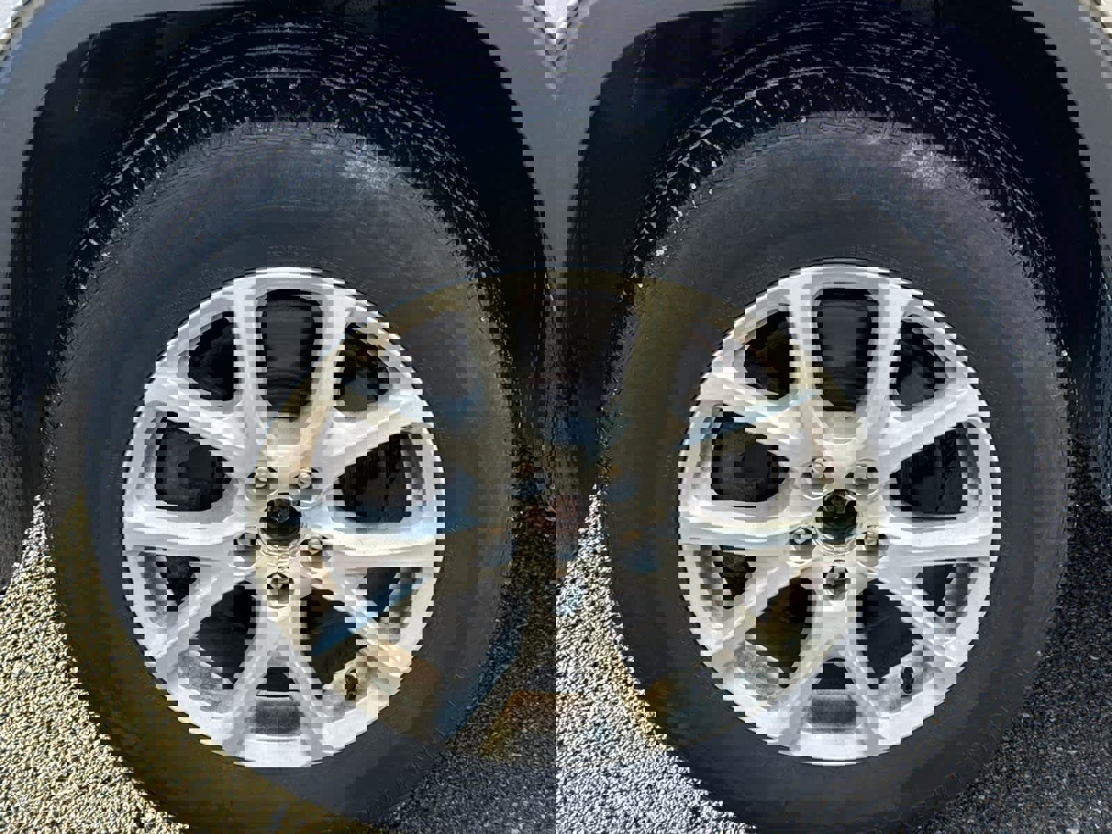 Used 2016 Jeep Cherokee Latitude w/ Cold Weather Group image 12