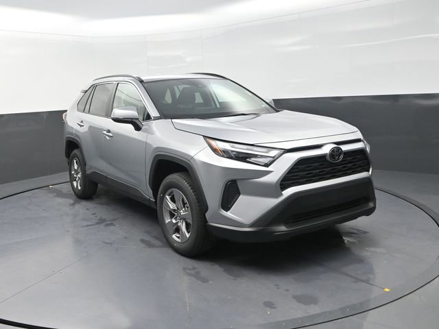 Used 2025 Toyota RAV4 XLE image 9