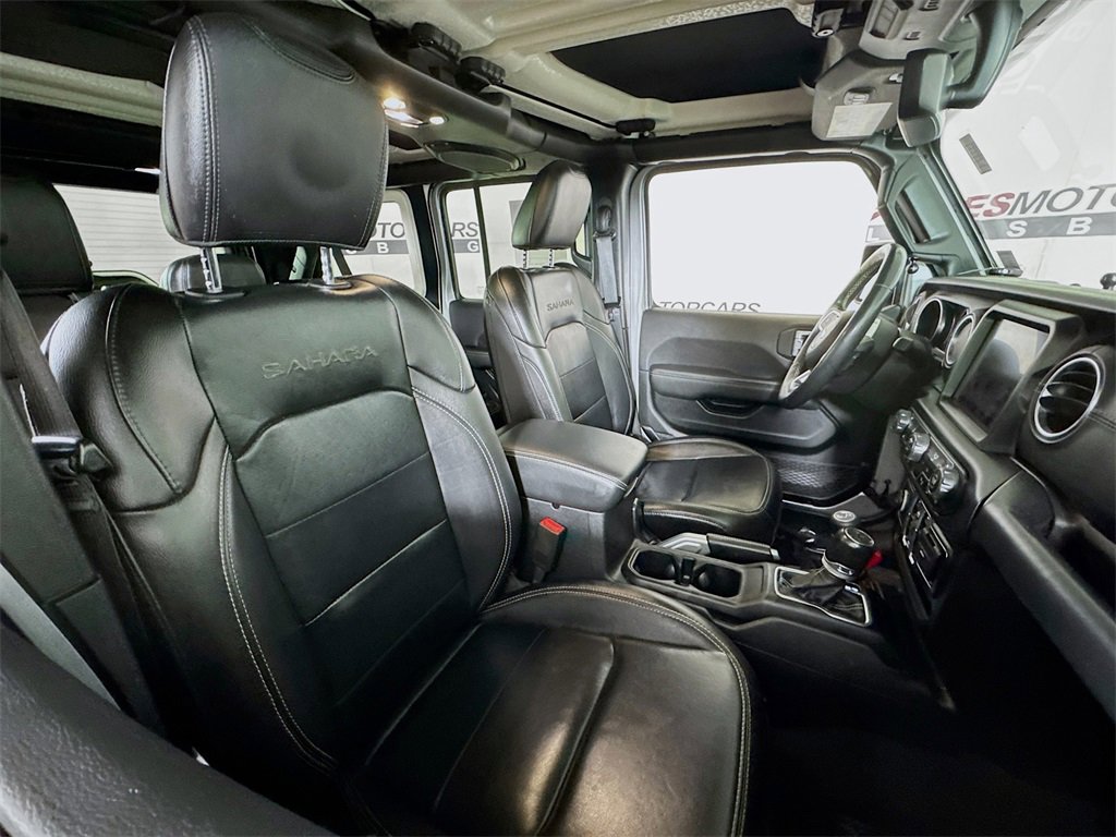 Used 2020 Jeep Wrangler Unlimited Sahara image 27