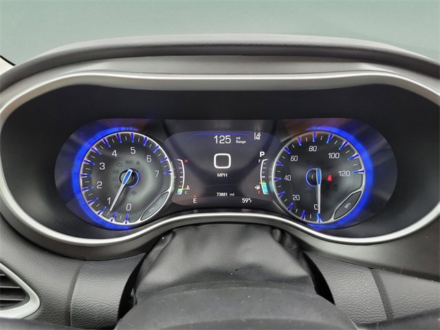 Used 2024 Chrysler Pacifica Touring-L image 30
