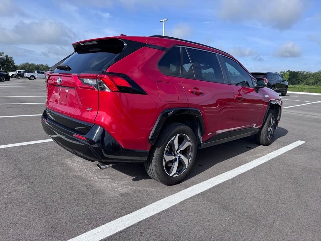 Used 2021 Toyota RAV4 SE w/ Weather & Moonroof Package AWD/4WD image 3