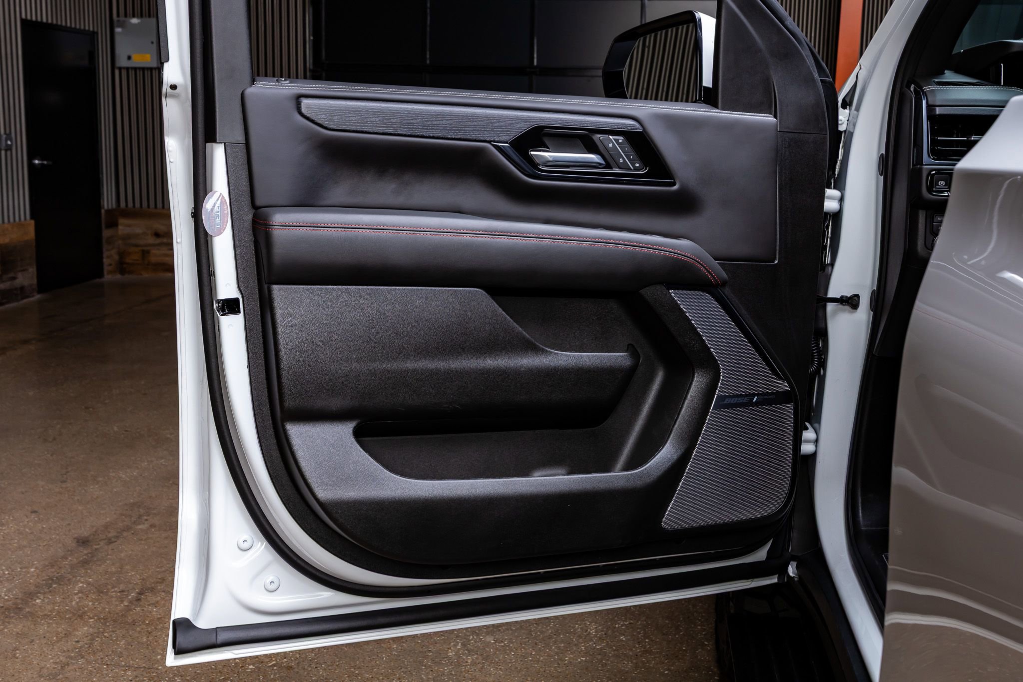 Used 2025 GMC Yukon AT4 Ultimate image 36