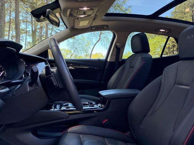 Used 2023 Buick Envision Essence w/ Sport Touring Package image 21