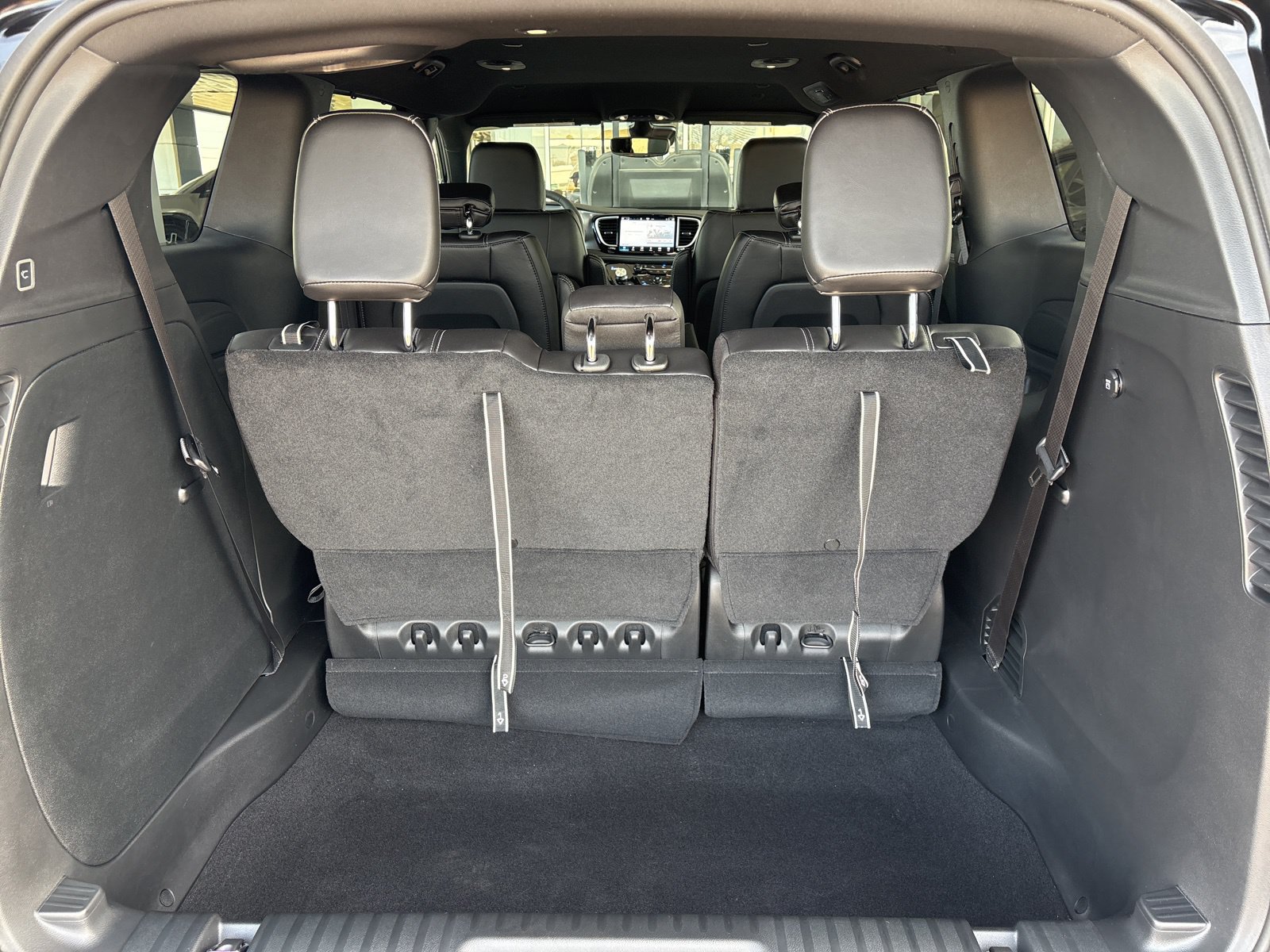 New 2026 Chrysler Pacifica Select w/ S Appearance Package FWD image 17