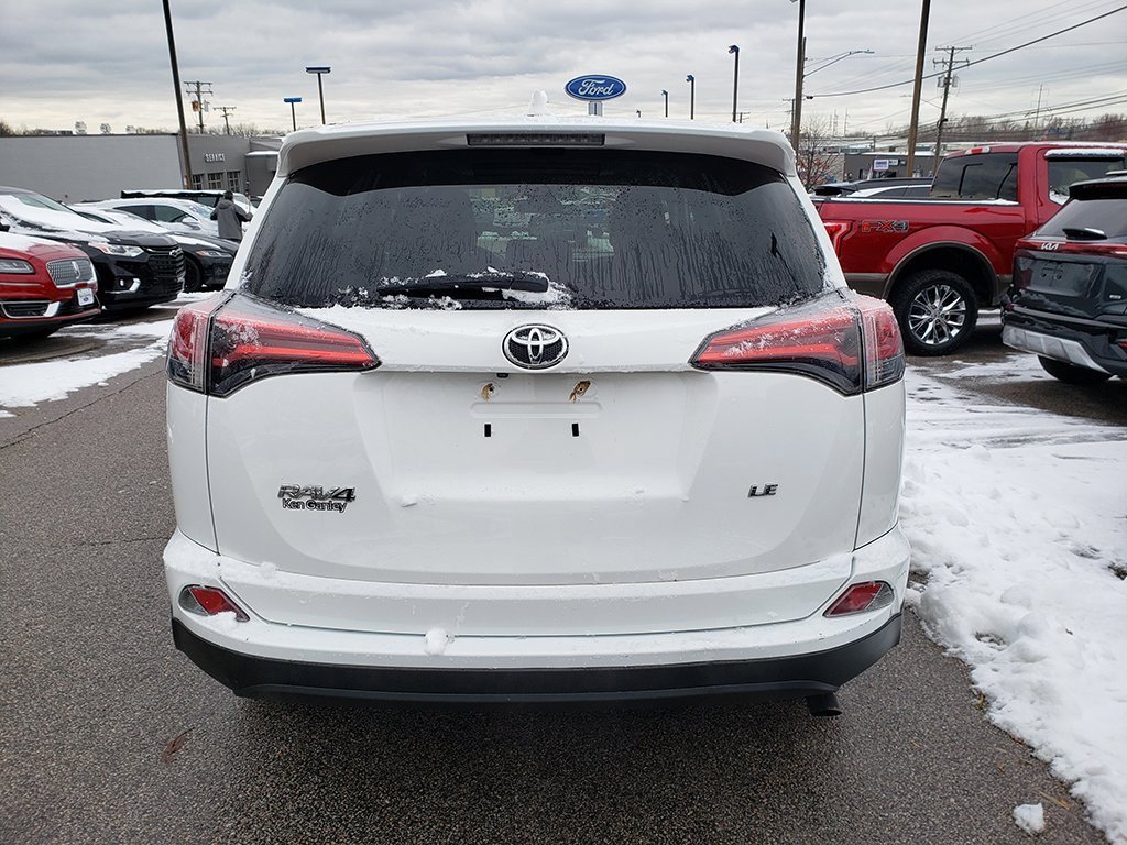 Used 2018 Toyota RAV4 LE image 6