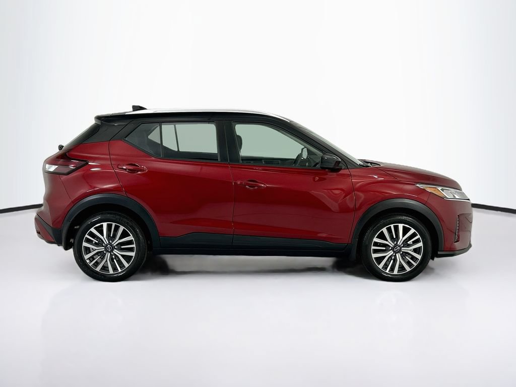 Used 2023 Nissan Kicks SV FWD image 4