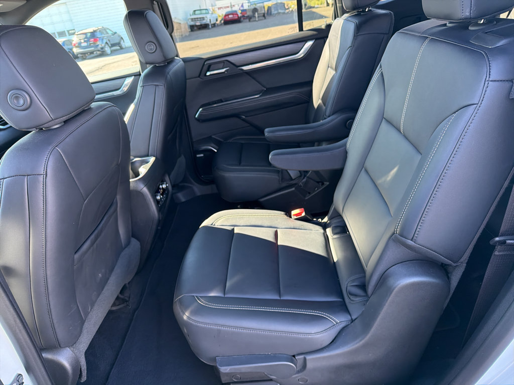 Used 2026 GMC Acadia Elevation w/ Elevation Premium Package AWD/4WD image 18