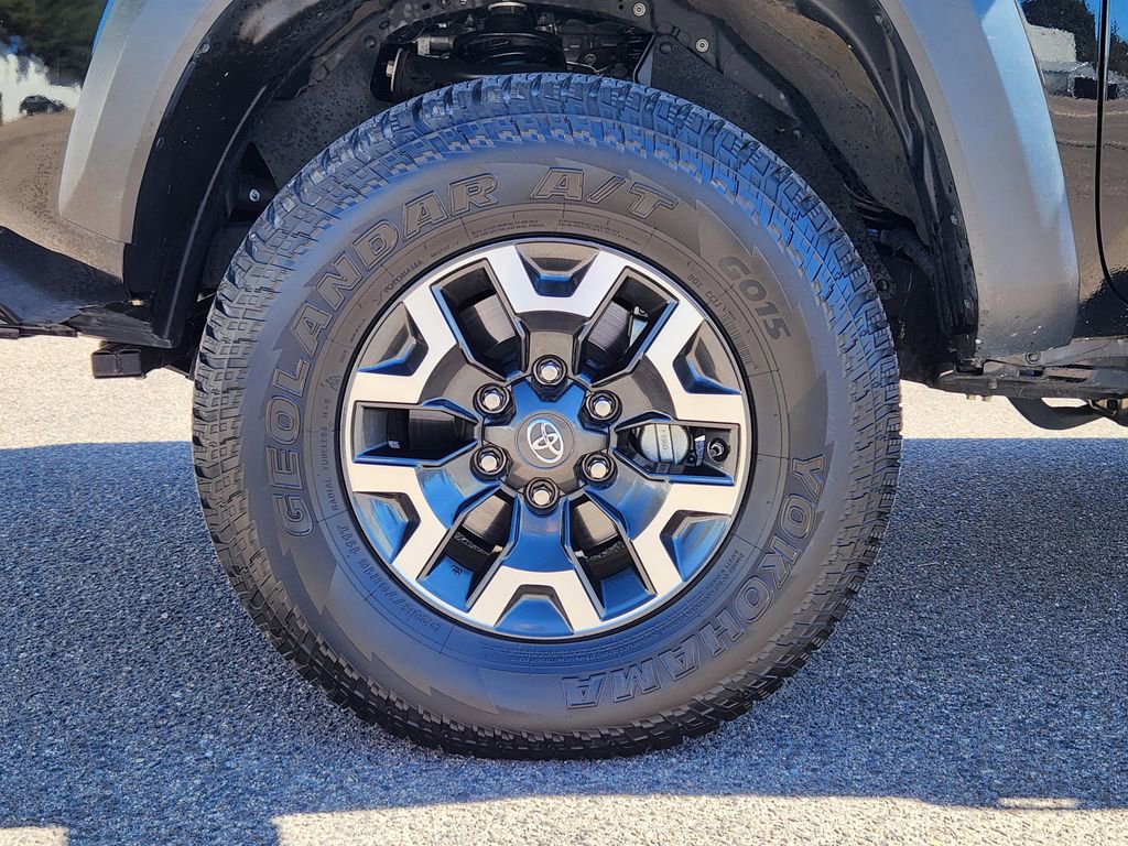 Used 2020 Toyota Tacoma TRD Off-Road w/ Technology Package image 8
