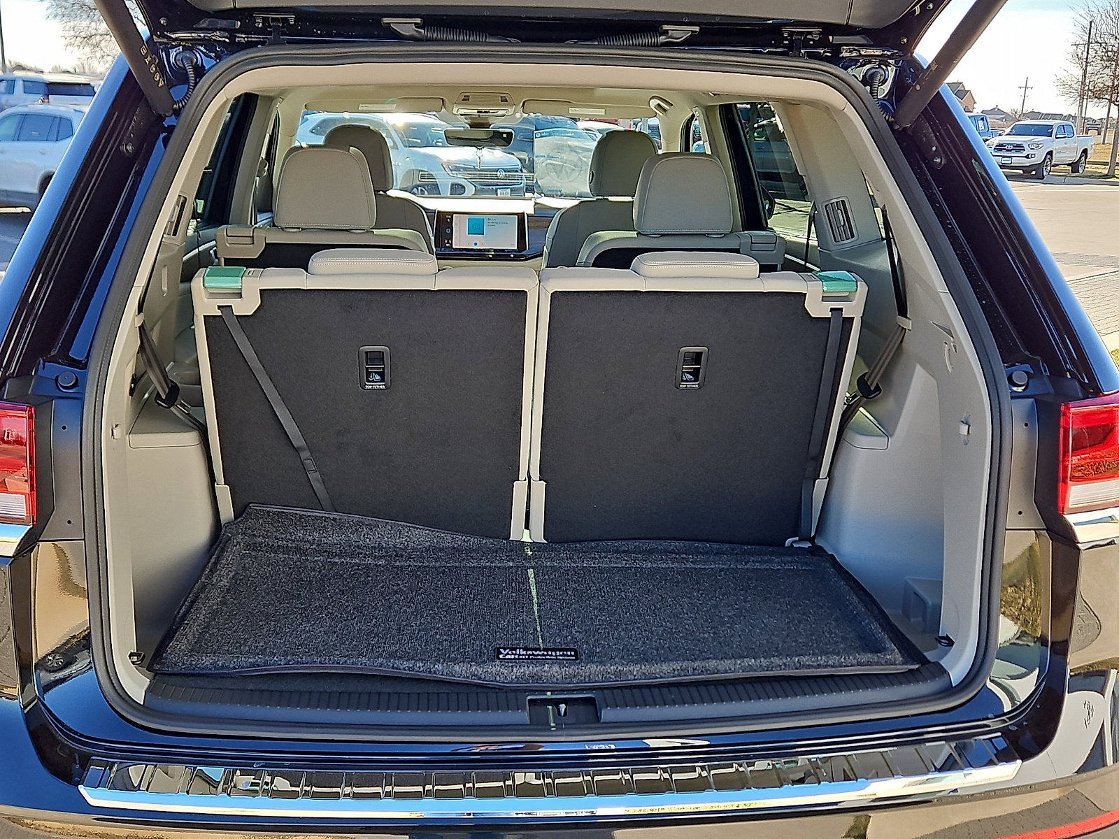 New 2026 Volkswagen Atlas SEL image 7