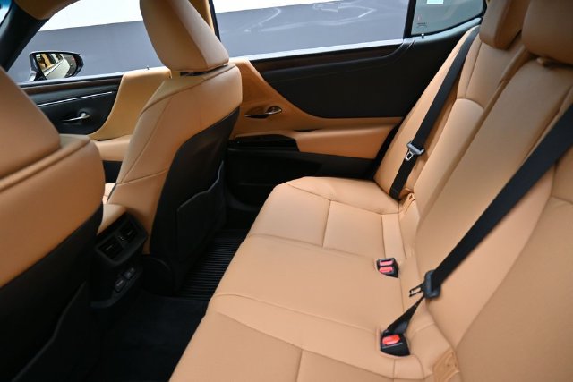 Used 2025 Lexus ES 350 w/ Premium Package FWD image 23