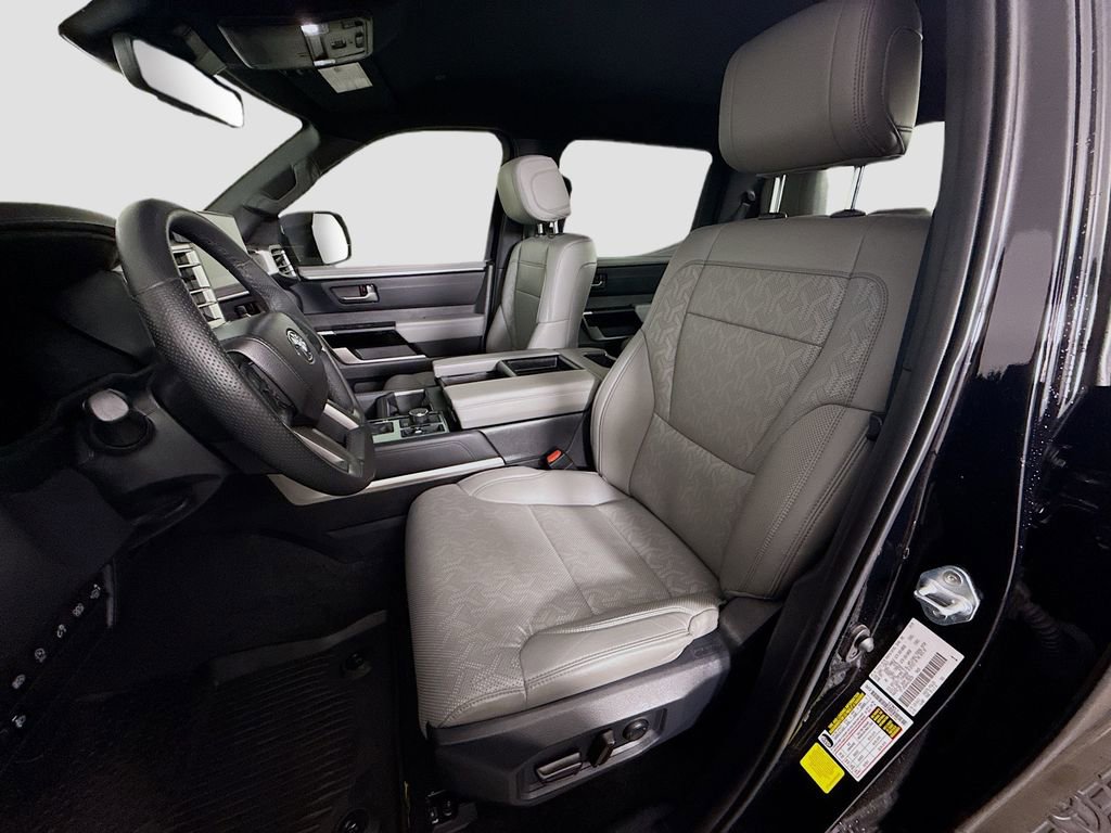 Used 2025 Toyota Tundra Limited AWD/4WD image 14
