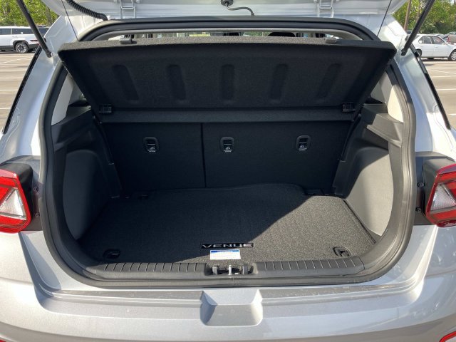 New 2026 Hyundai Venue SEL FWD image 11