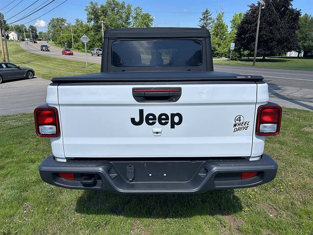 Used 2022 Jeep Gladiator Sport AWD/4WD image 4