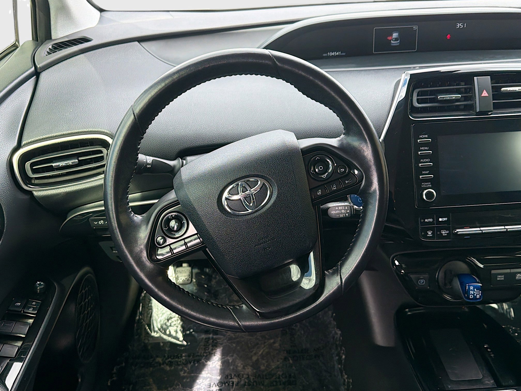 Used 2020 Toyota Prius XLE image 18