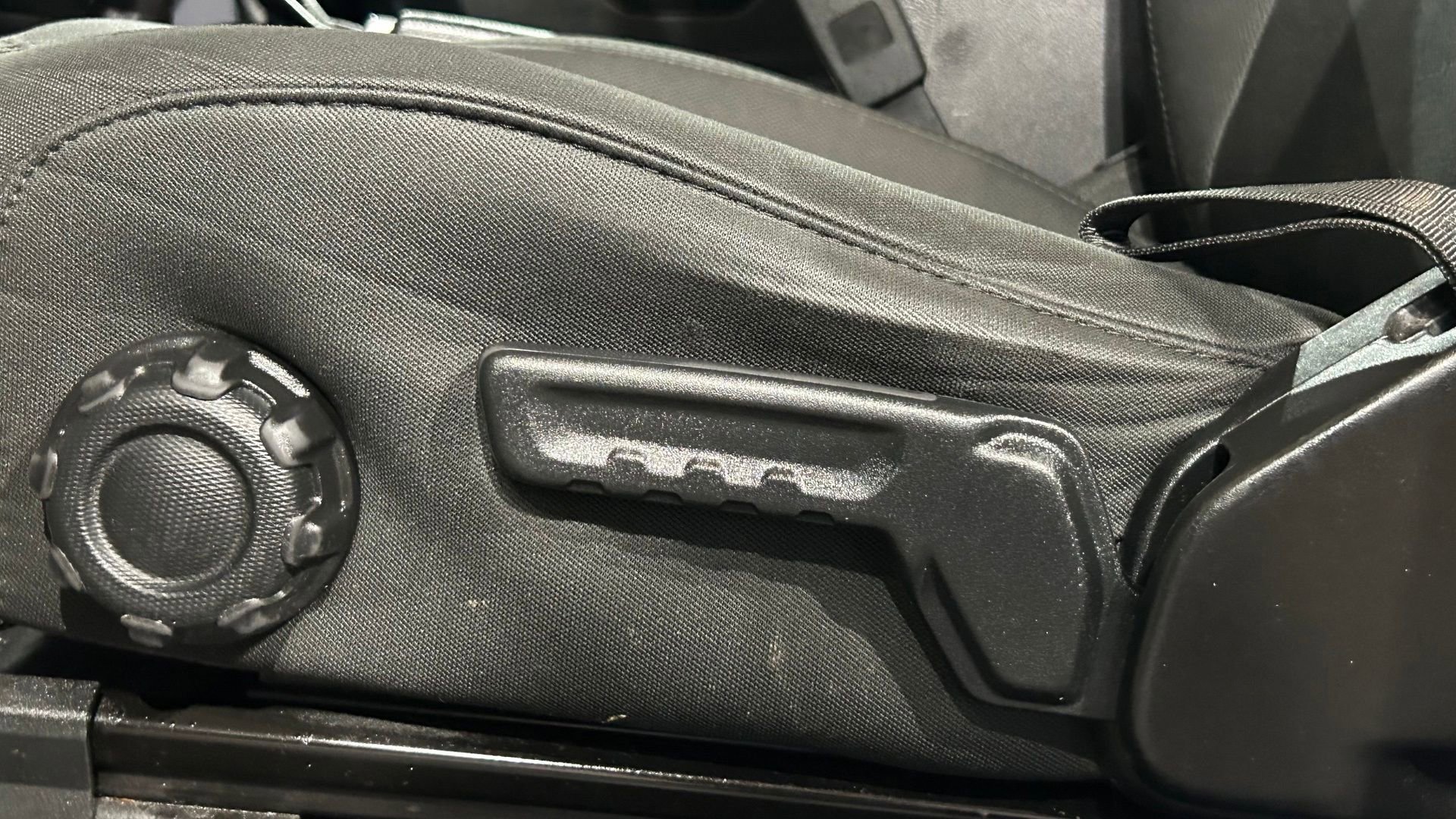 Used 2019 Jeep Wrangler Sport AWD/4WD image 38