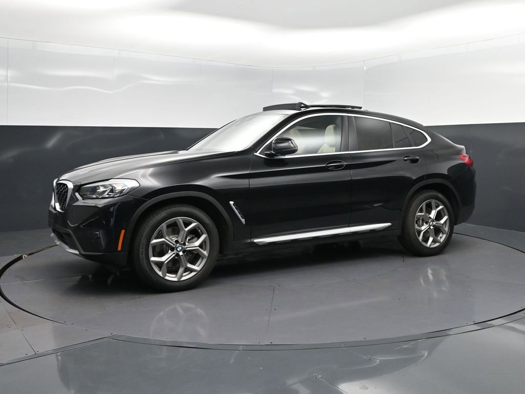 Certified 2025 BMW X4 xDrive30i w/ Premium Package AWD/4WD image 3