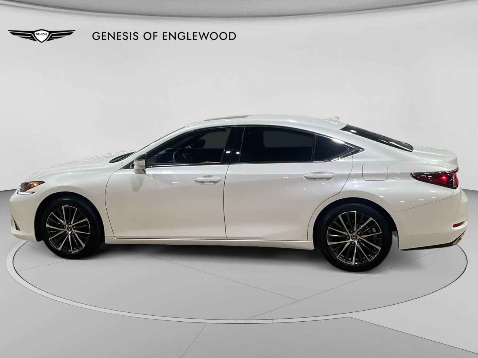 Used 2025 Lexus ES 350 w/ Premium Package FWD image 11
