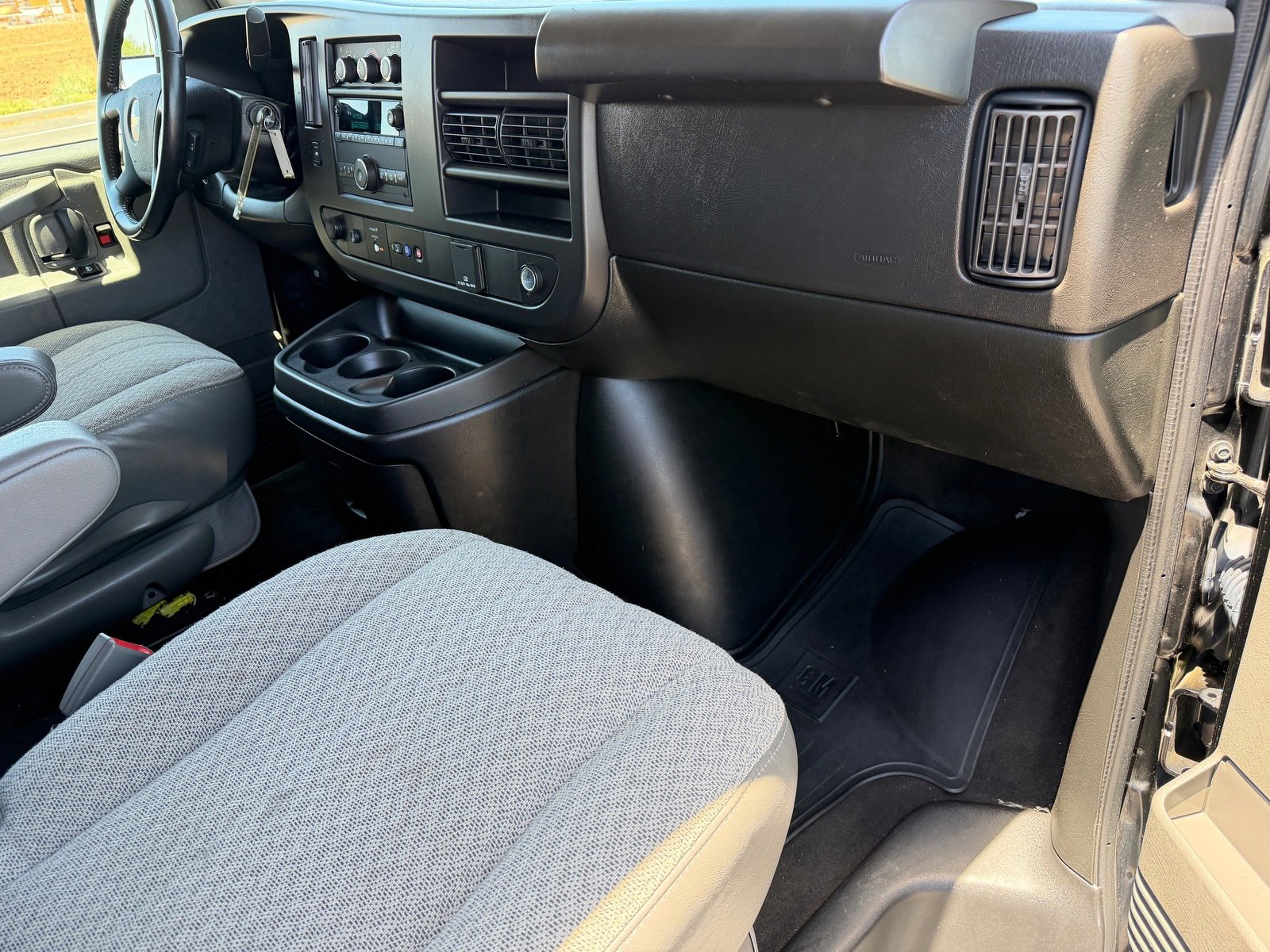 Used 2023 Chevrolet Express 3500 LS RWD image 12