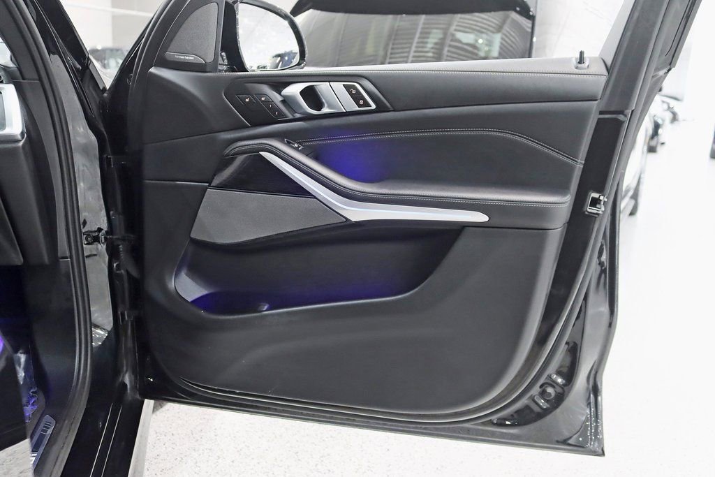 Used 2024 BMW X5 M60i image 40