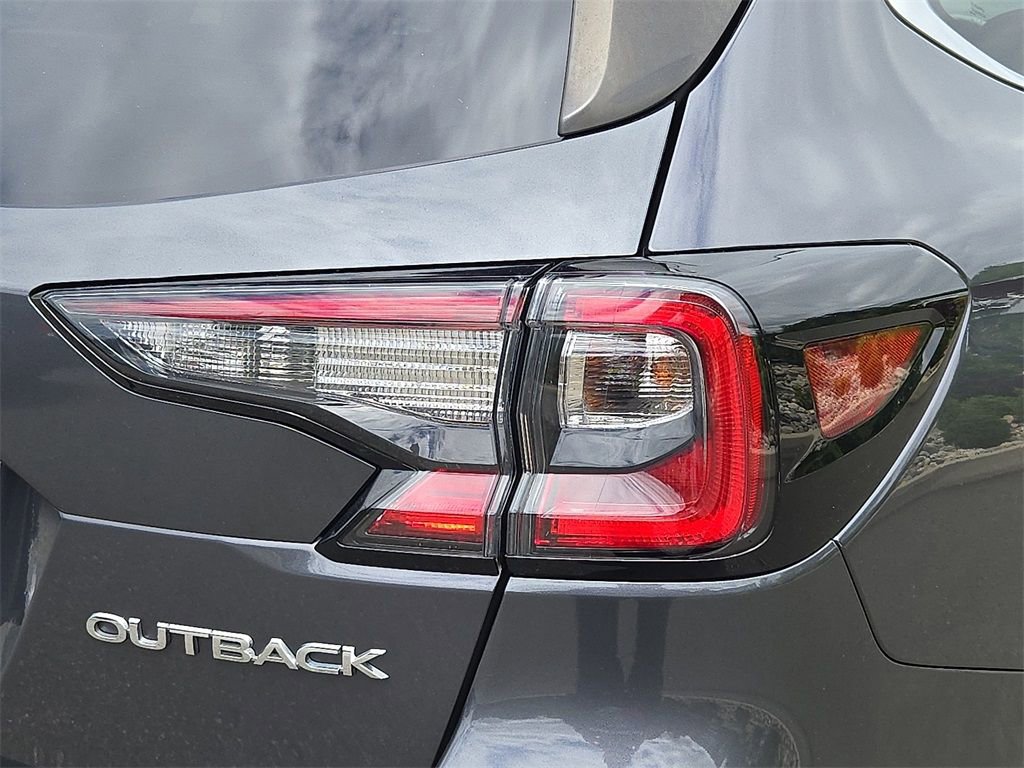 Used 2022 Subaru Outback Limited image 28
