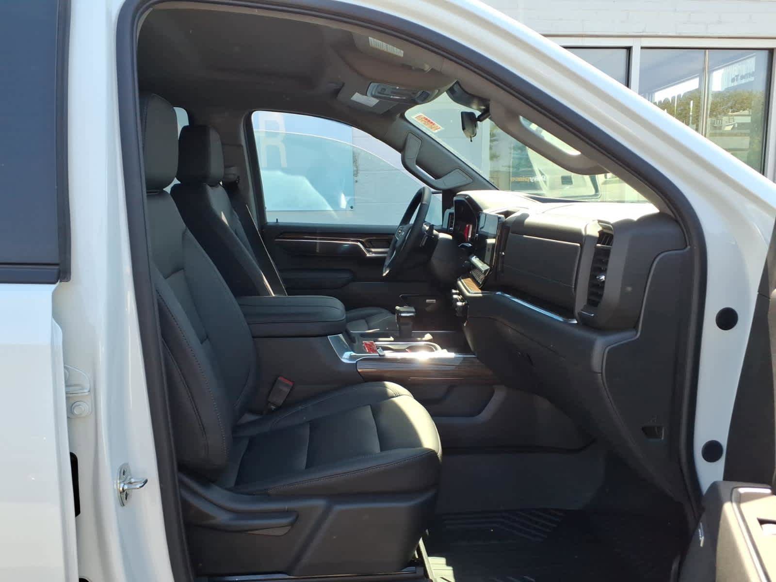 Used 2026 Chevrolet Silverado 1500 LT Trail Boss w/ LT Trail Boss Premium Package AWD/4WD image 21