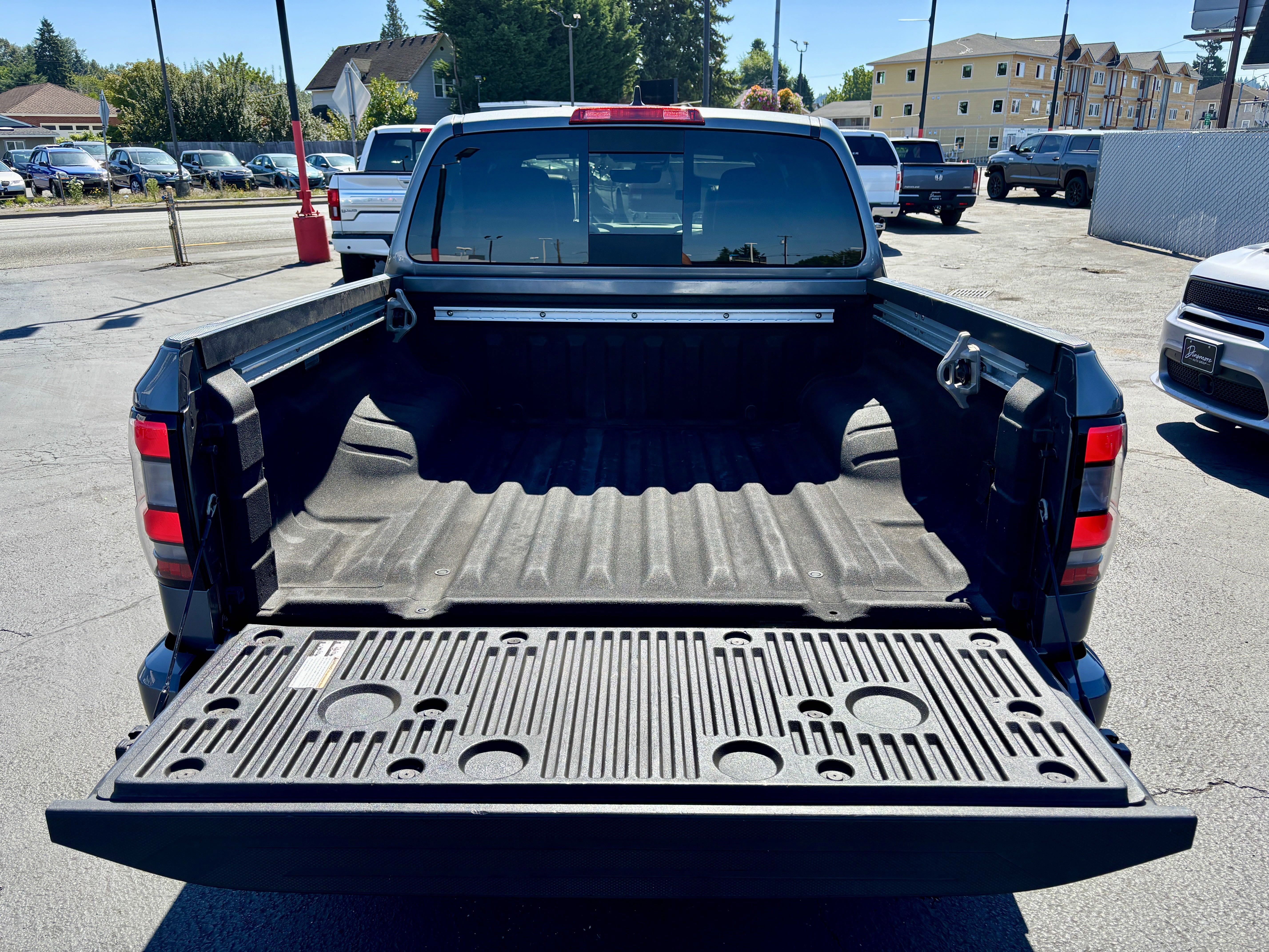 Used 2023 Nissan Frontier PRO-4X w/ Pro-4X Premium Package image 16