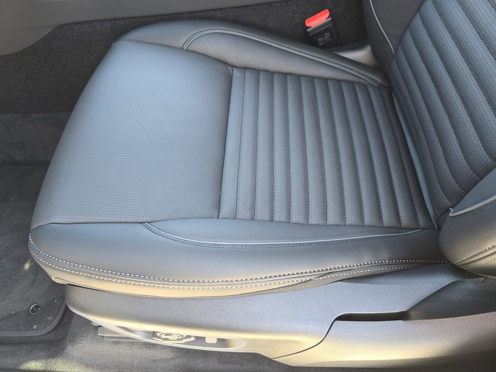 New 2026 Land Rover Discovery Sport Landmark image 31