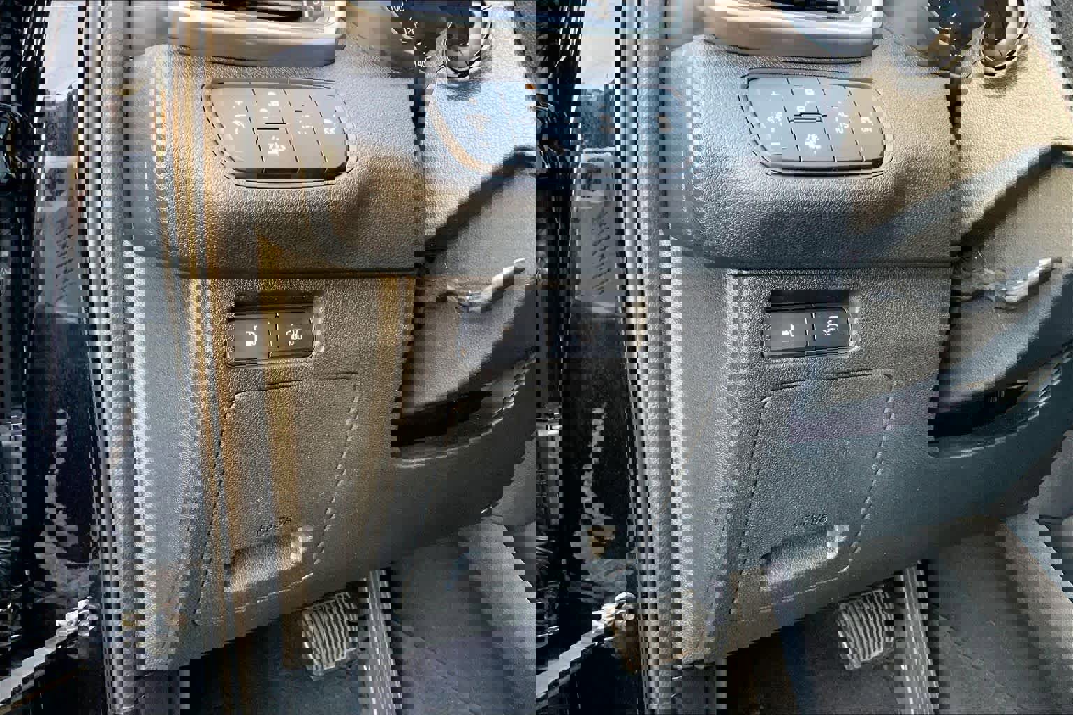 Used 2019 Kia Sorento SX image 37