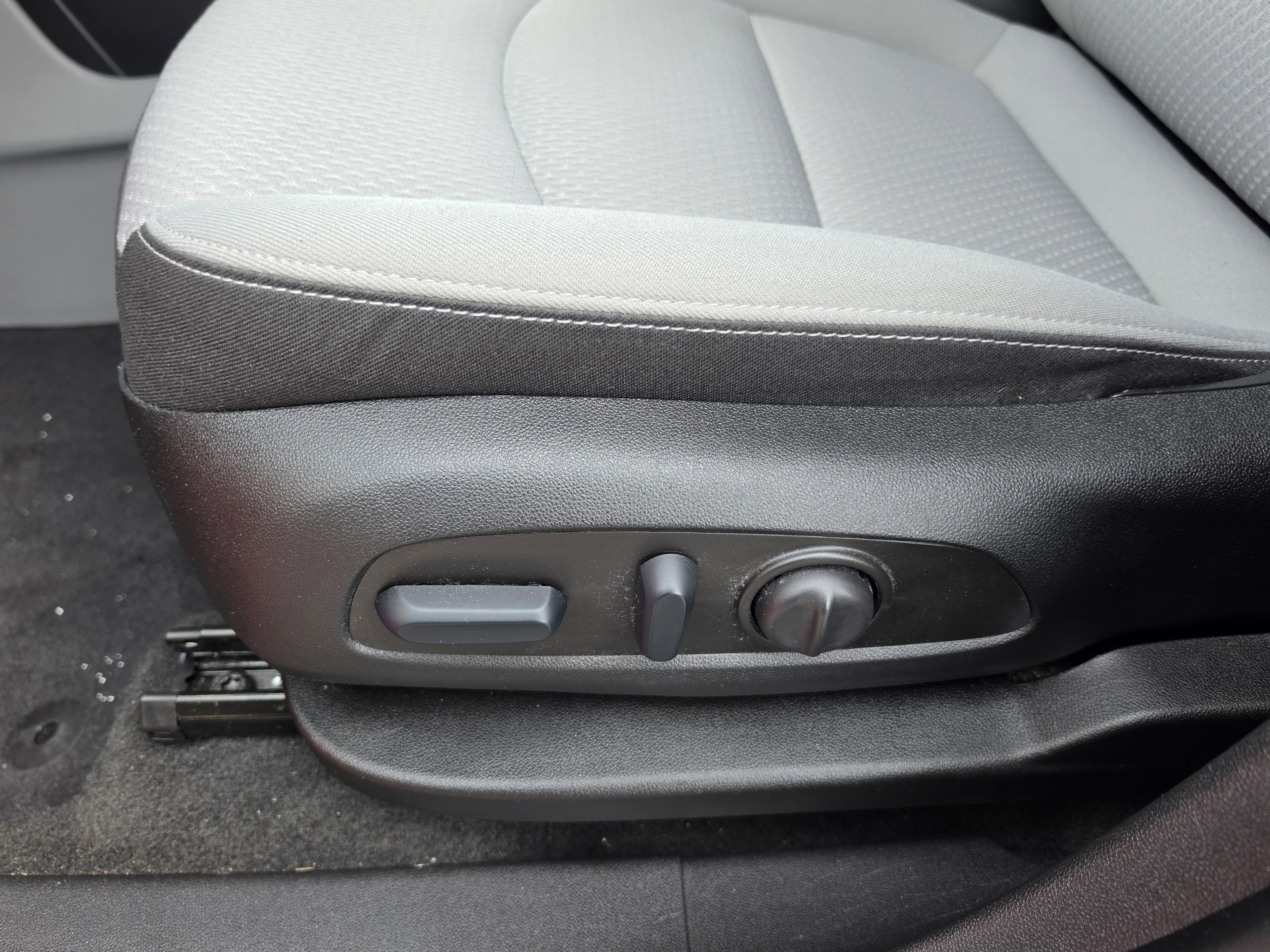 Certified 2024 GMC Terrain SLE w/ Driver Convenience Package FWD image 12