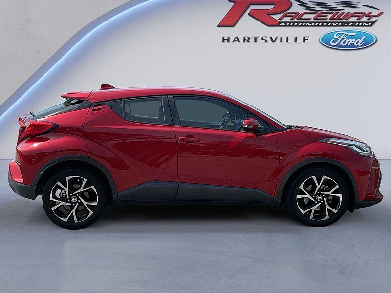 Used 2021 Toyota C-HR XLE FWD image 3