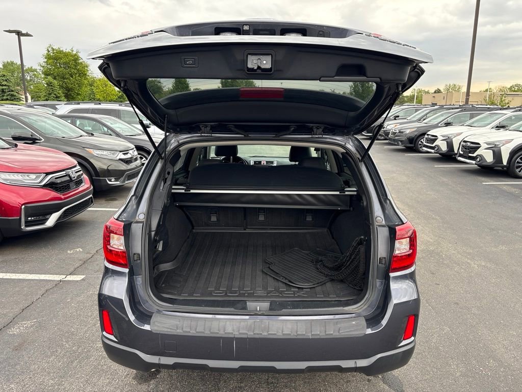 Used 2016 Subaru Outback 3.6R Limited AWD/4WD image 8