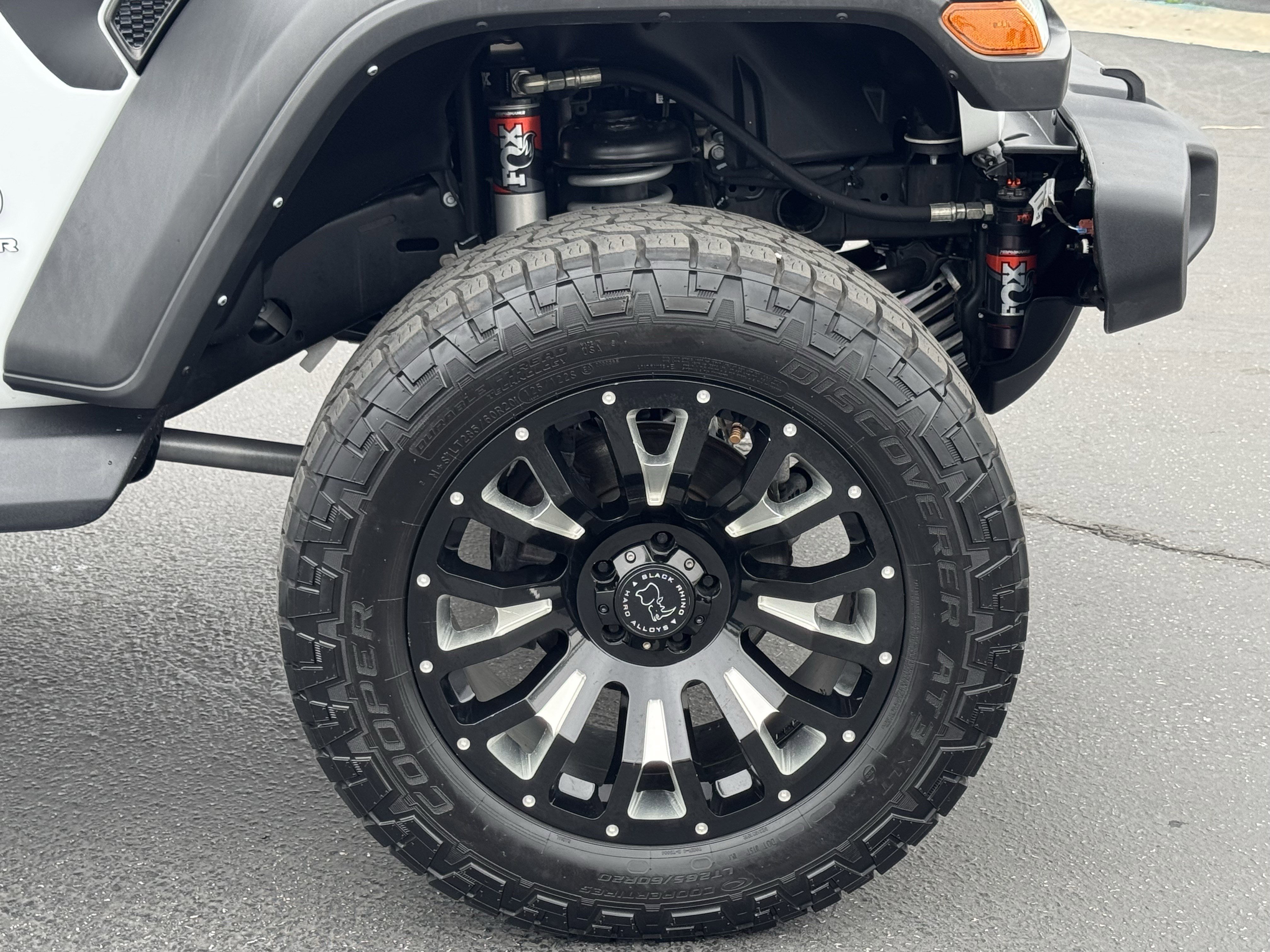 Used 2022 Jeep Gladiator Sport image 12