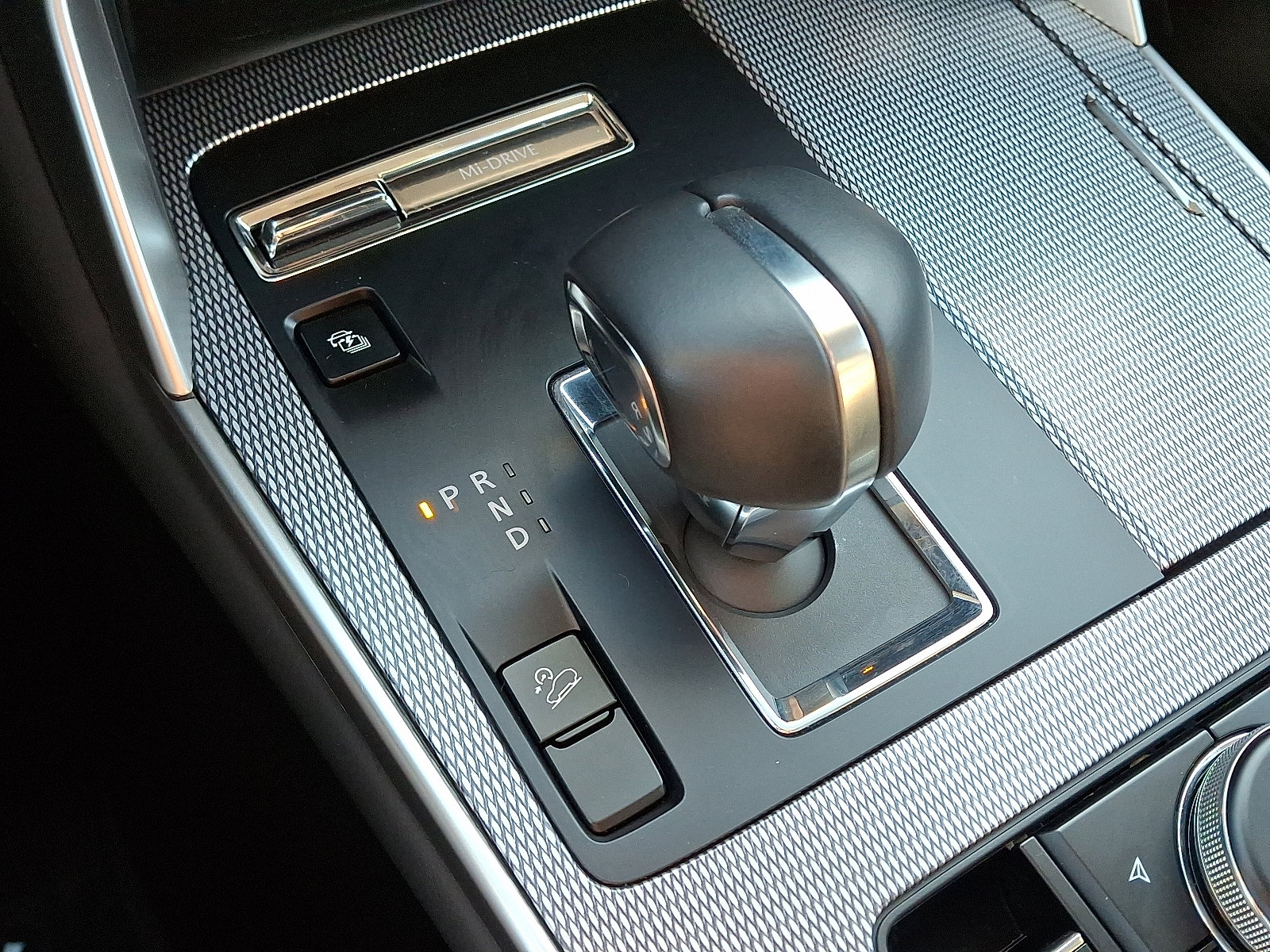 Certified 2024 MAZDA CX-90 Plug-In Hybrid w/ Premium Pkg image 18