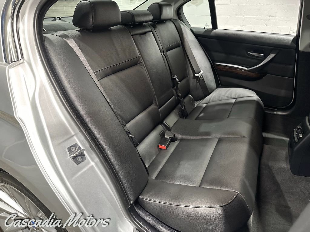 Used 2009 BMW 335i xDrive Sedan AWD/4WD image 13