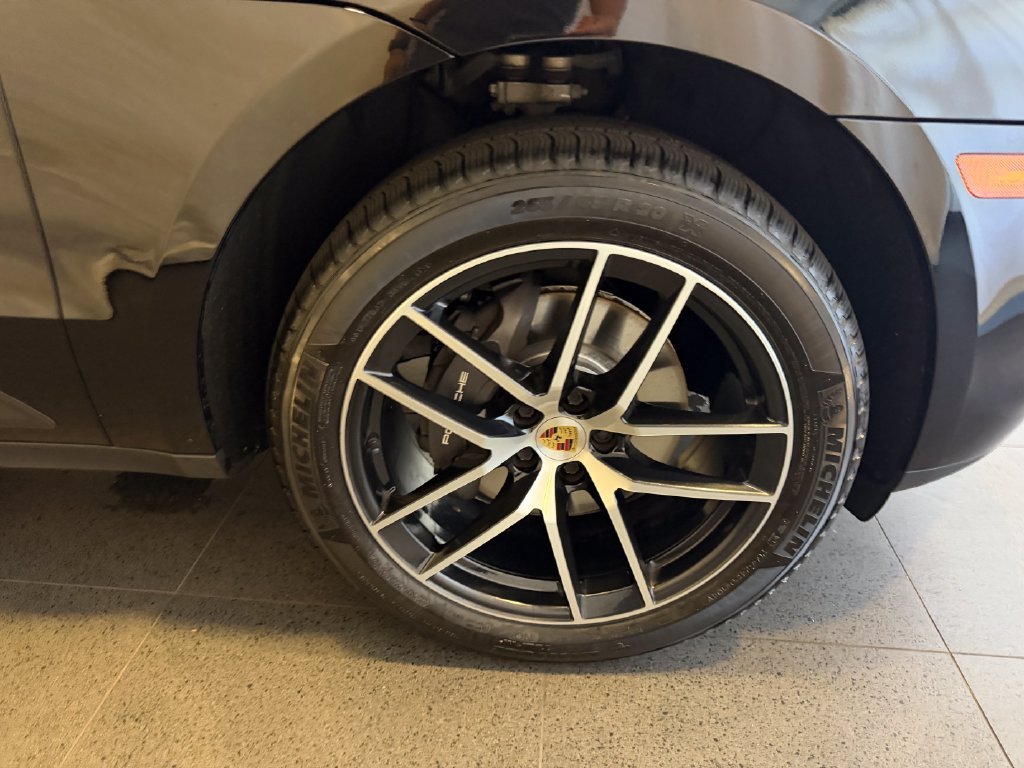 Certified 2023 Porsche Macan AWD/4WD image 13