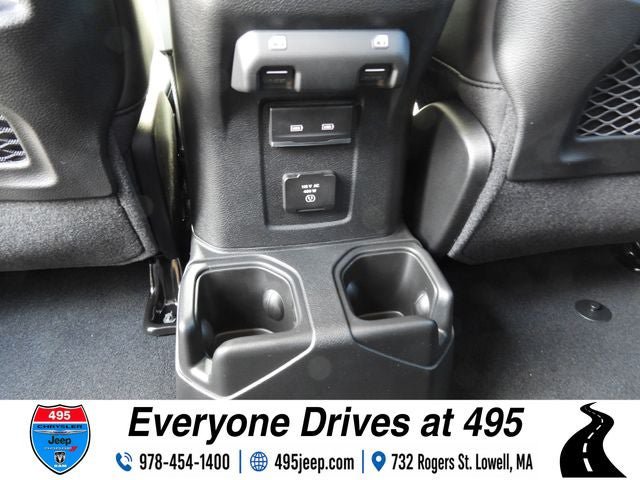 New 2026 Jeep Gladiator Rubicon w/ Steel Power Dome Hood Package AWD/4WD image 14