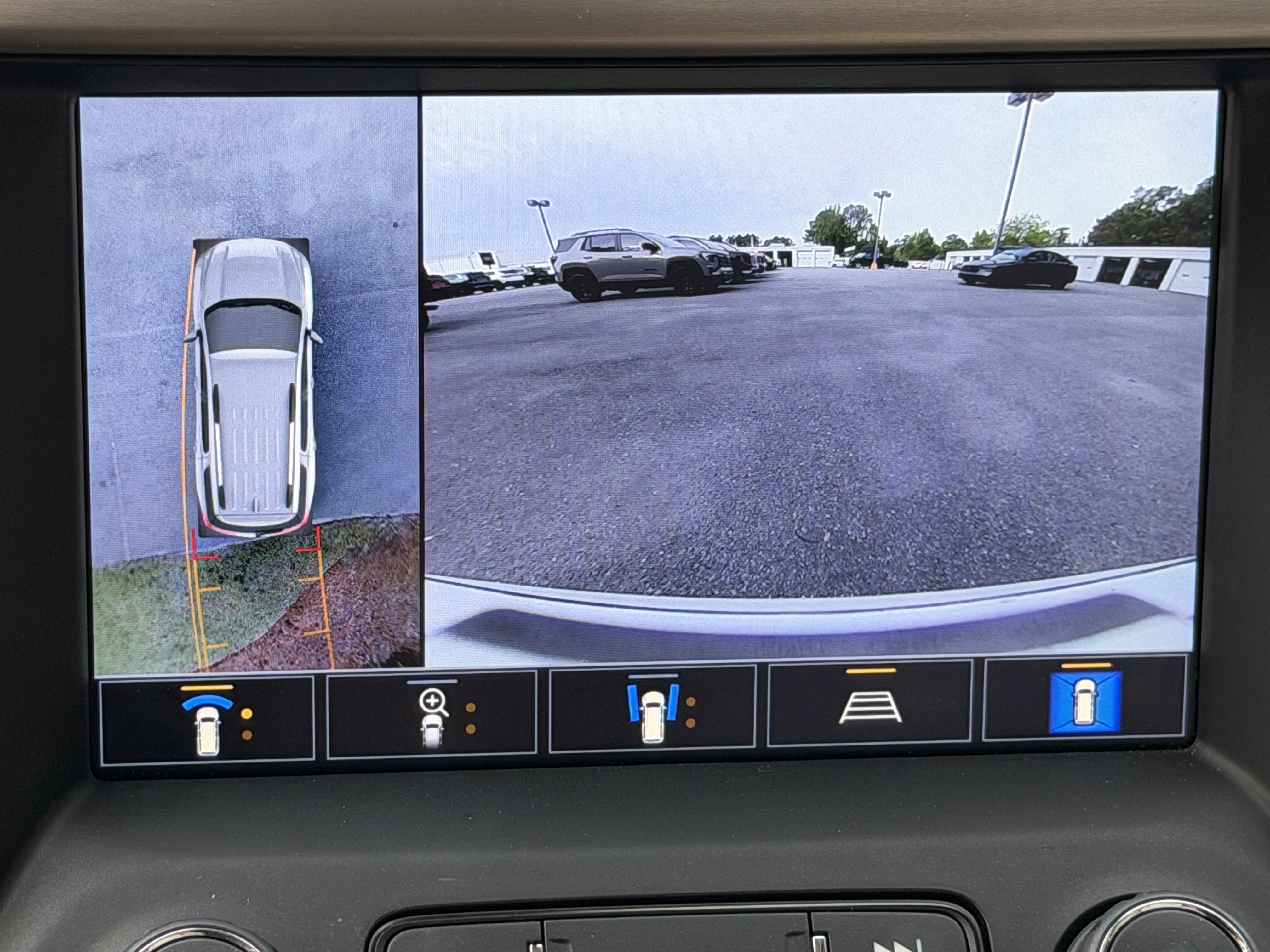 Used 2023 GMC Acadia Denali w/ Denali Technology Package FWD image 21