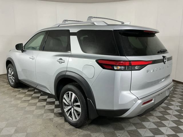 New 2025 Nissan Pathfinder SL image 5