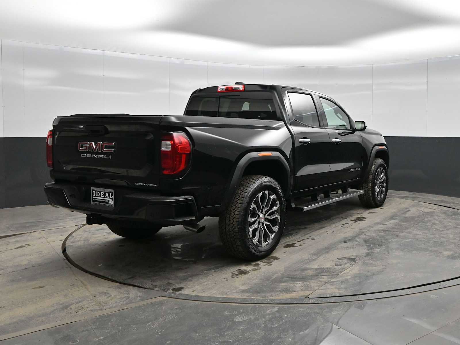 New 2026 GMC Canyon Denali image 7