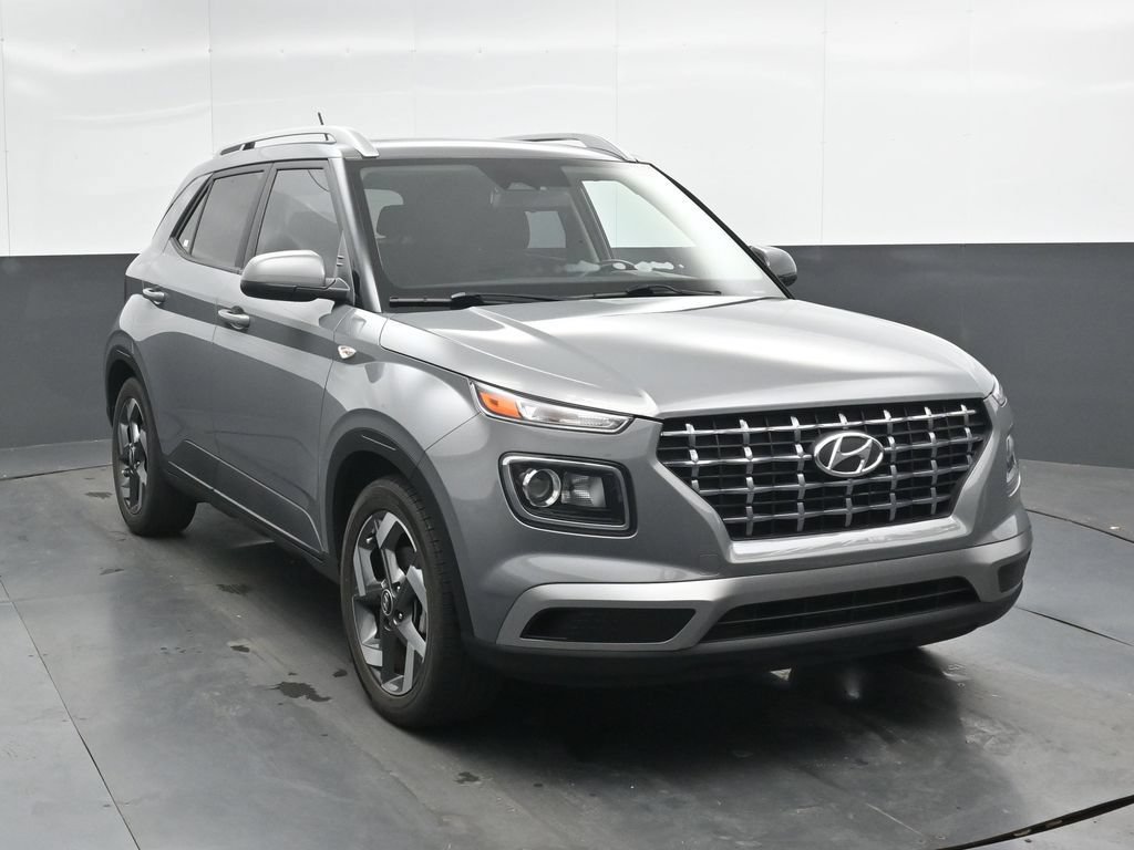 Certified 2023 Hyundai Venue SEL FWD image 5