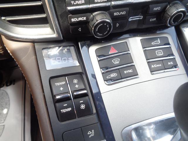 Used 2015 Porsche Panamera 4S Executive image 31