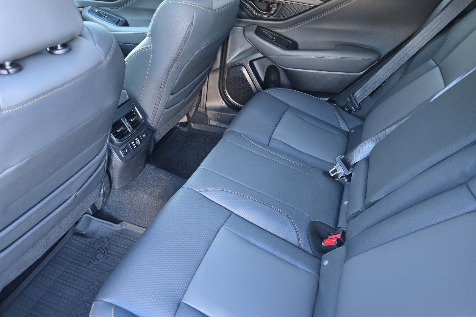 Used 2025 Subaru Outback Wilderness image 13