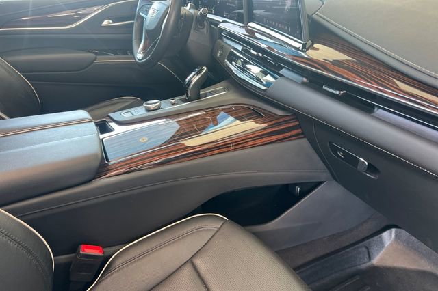 Used 2023 Cadillac Escalade Premium Luxury AWD/4WD image 20