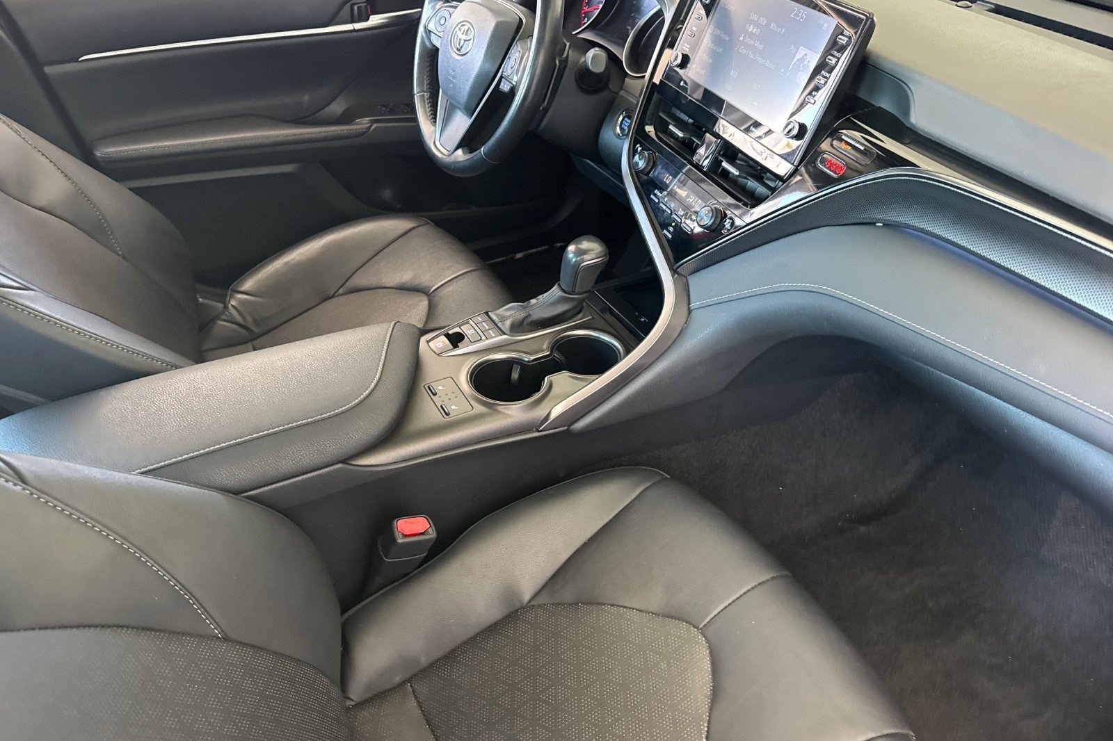 Used 2023 Toyota Camry XSE FWD image 32